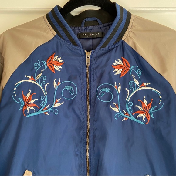 ROMEO & JULIET NAVY EMBROIDERED BOMBER JACKET SZ M - Picture 4 of 7